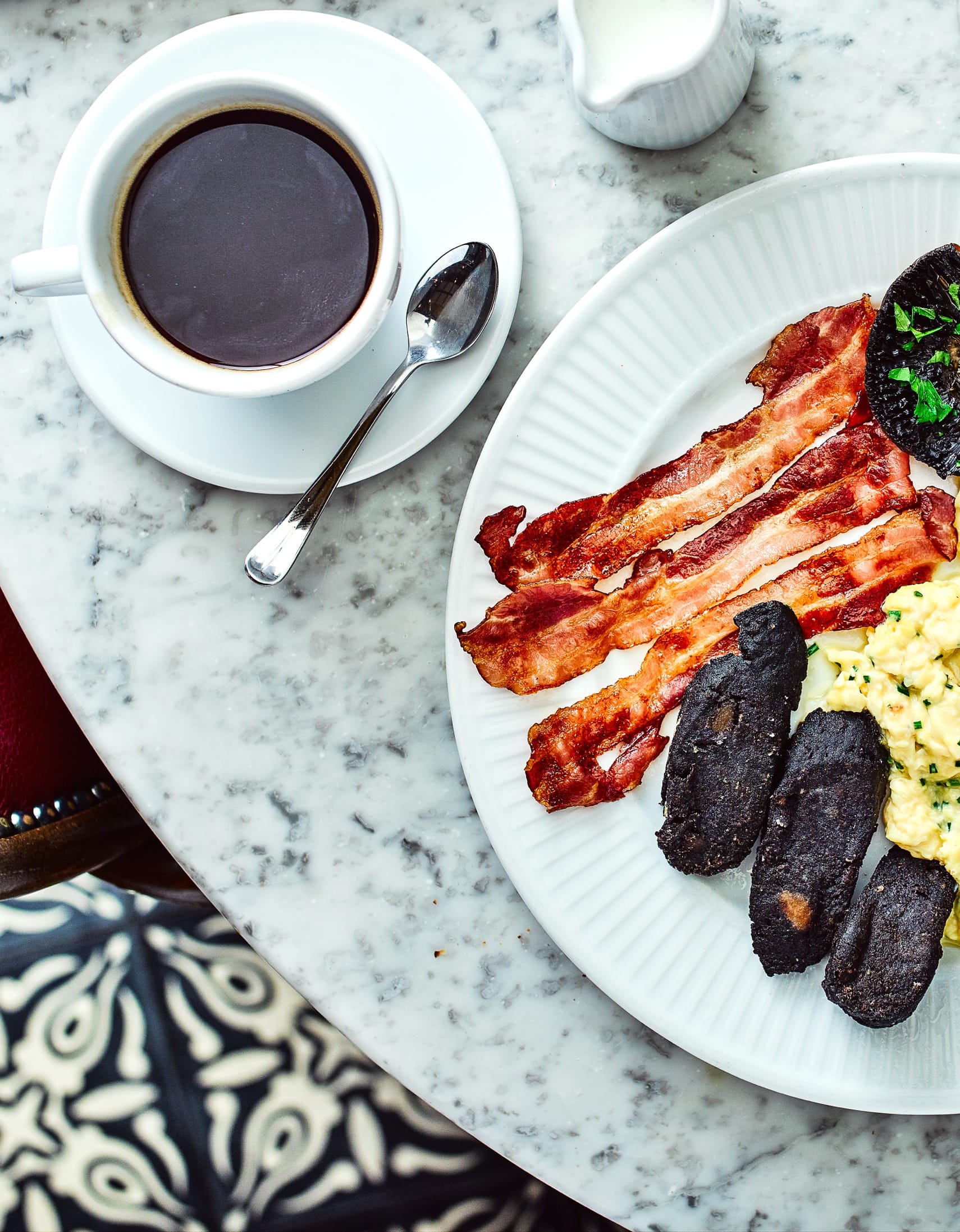 Côte, cooked breakfast and coffee