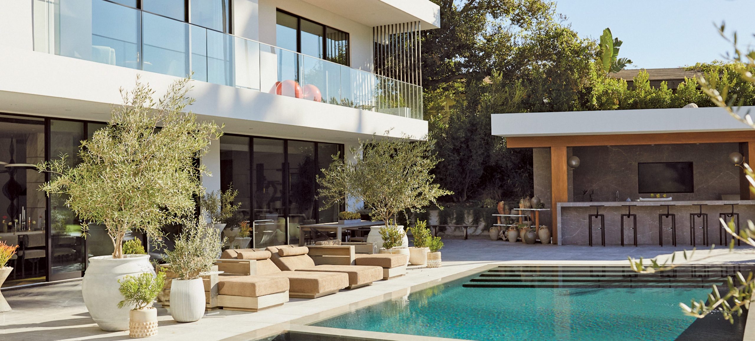 Gaggenau, art of the kitchen, Californian pool and courtyard of mansion of Anastasia Soare