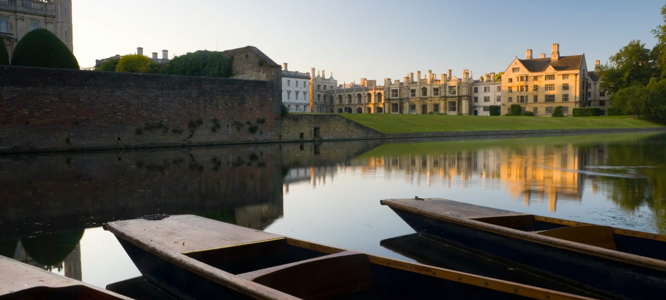 Cambridge Judge Business School, punts on the river Cam